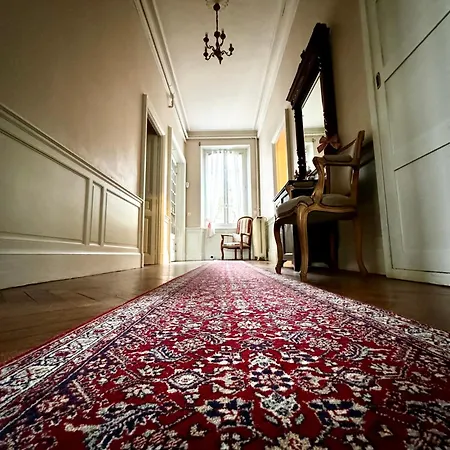 La Du Chapelier