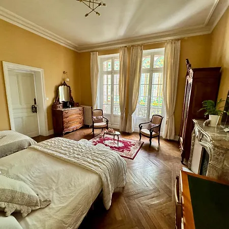 La Du Chapelier Guest house *